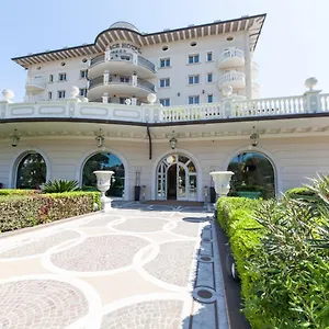 Hotel Palace